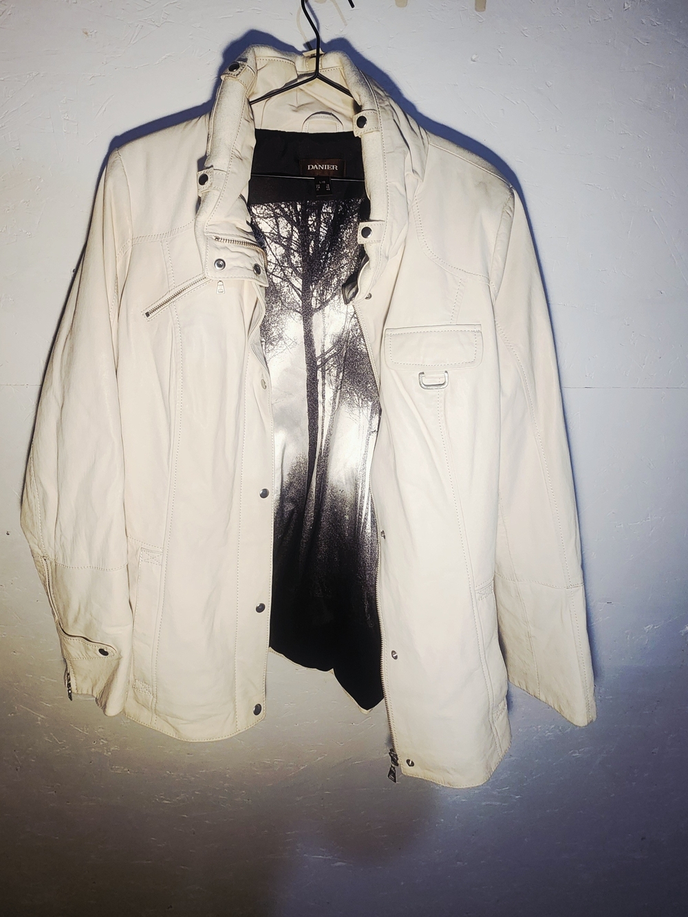 Danier Off White Cream Genuine Leather Moto Jacket Graphic Print Lining Size L